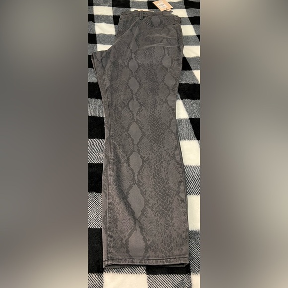 NYDJ NEW Women’s Ami Skinny Ankle Diamond Back Snake print Size 16 Gray Denim - Picture 1 of 12